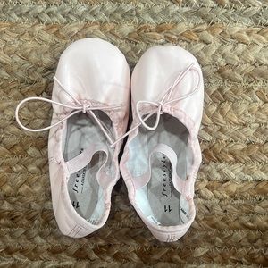 Little girl pink ballet shoes, size 11